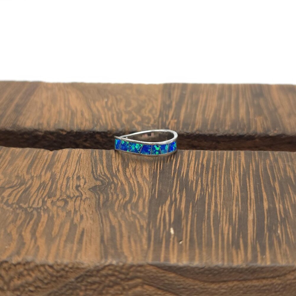 Size 7.5 Sterling Silver Blue Opal Inlay Ring A923